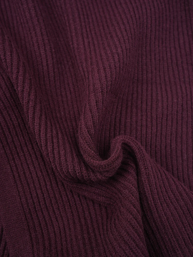 Vin à col roulé en tricot rouge