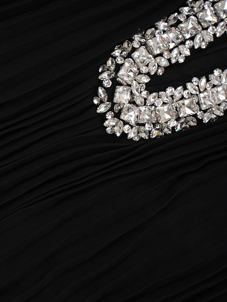 Robe épissée des diamants de plumes à plis à ruche