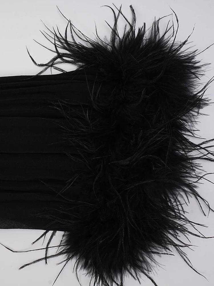 Robe épissée des diamants de plumes à plis à ruche