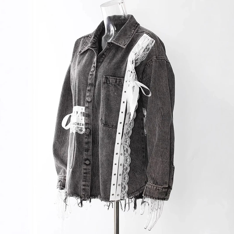 Veste en jean taillé en dentelle