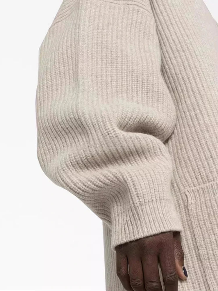 Pull tricoté en V avec poches