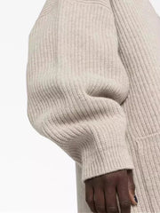 Pull tricoté en V avec poches