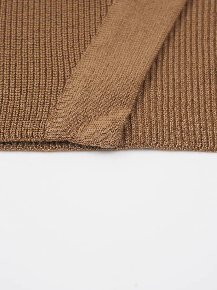 Pilluche en tricot brun-collé