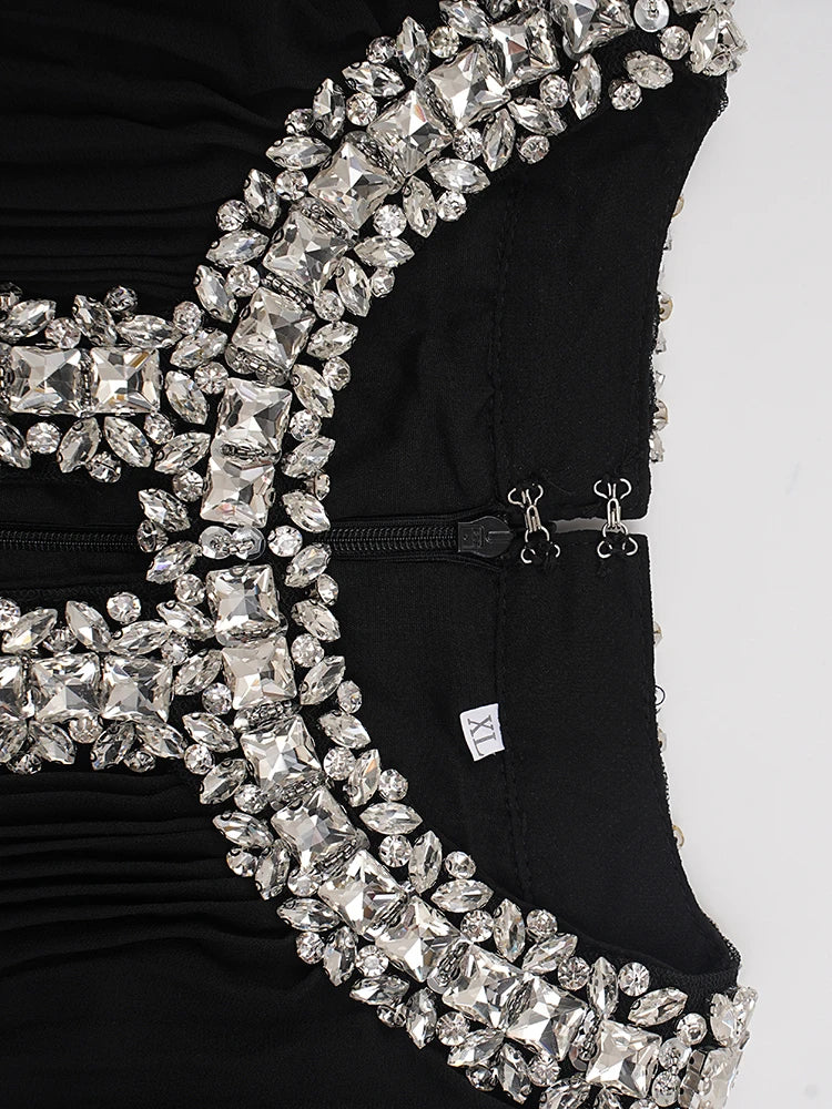 Robe épissée des diamants de plumes à plis à ruche