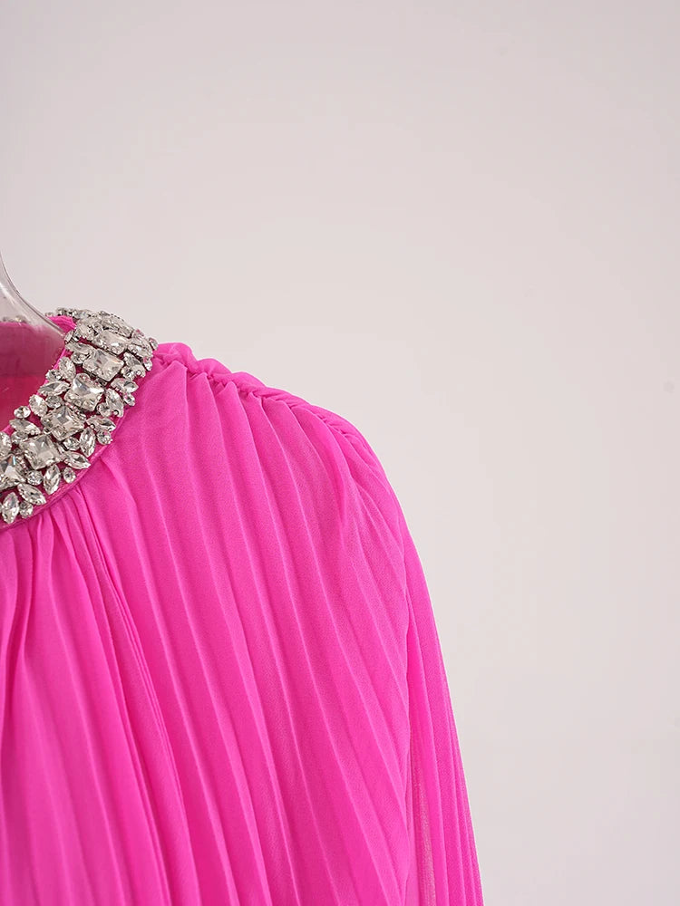 Robe épissée des diamants de plumes à plis à ruche