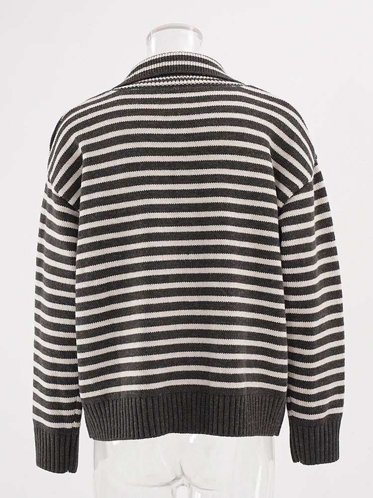 Cardigan en tricot rayé avec fermeture éclair et poches