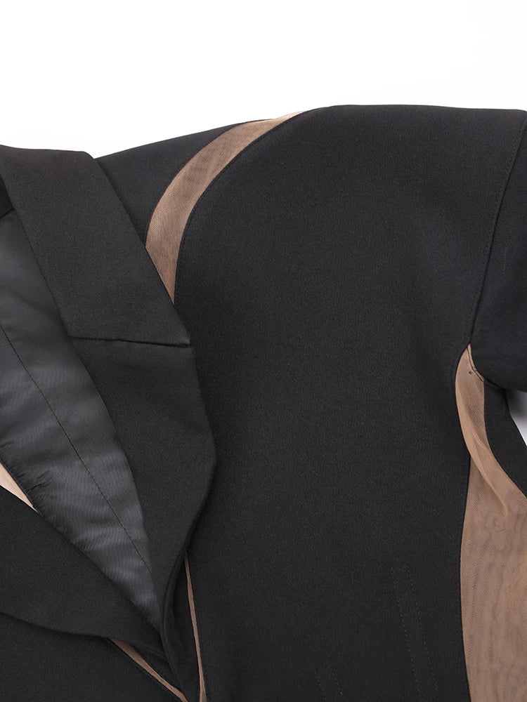 Vestes de revers courtes des femmes