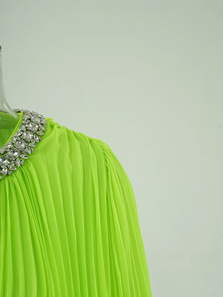 Robe épissée des diamants de plumes à plis à ruche