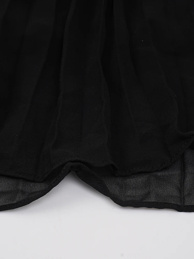 Robe épissée des diamants de plumes à plis à ruche